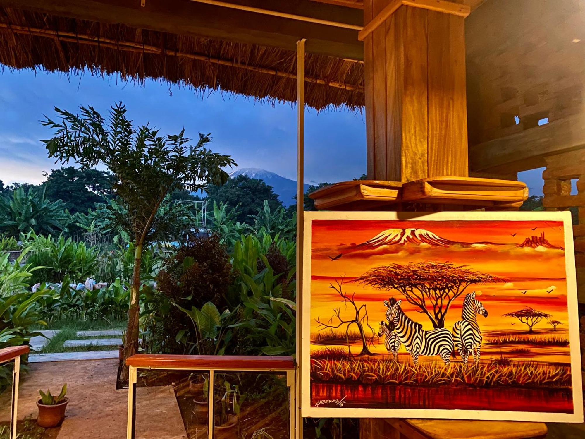 Mount Kilimanjaro 360 View Cottage Uru Exteriör bild