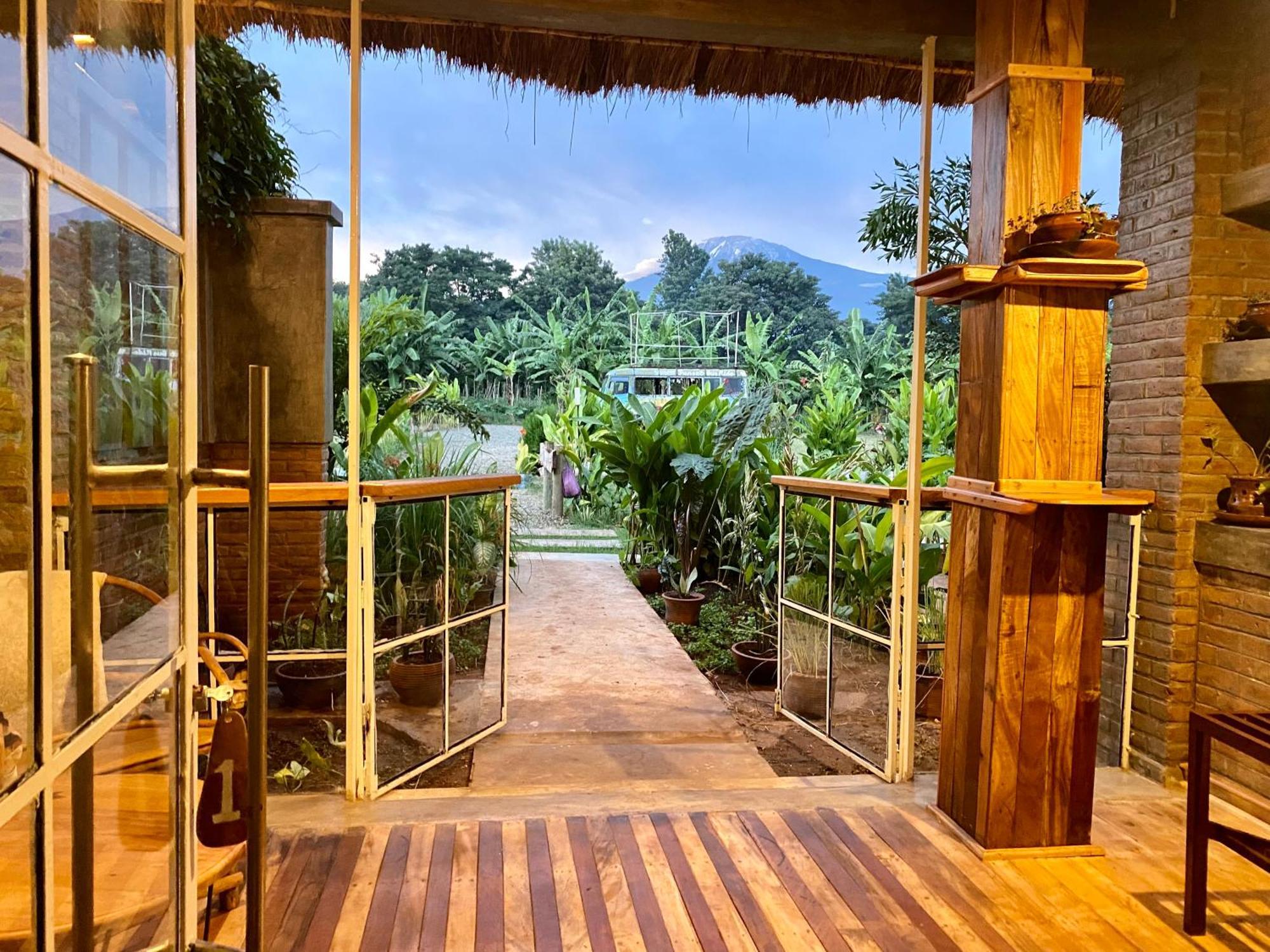 Mount Kilimanjaro 360 View Cottage Uru Exteriör bild